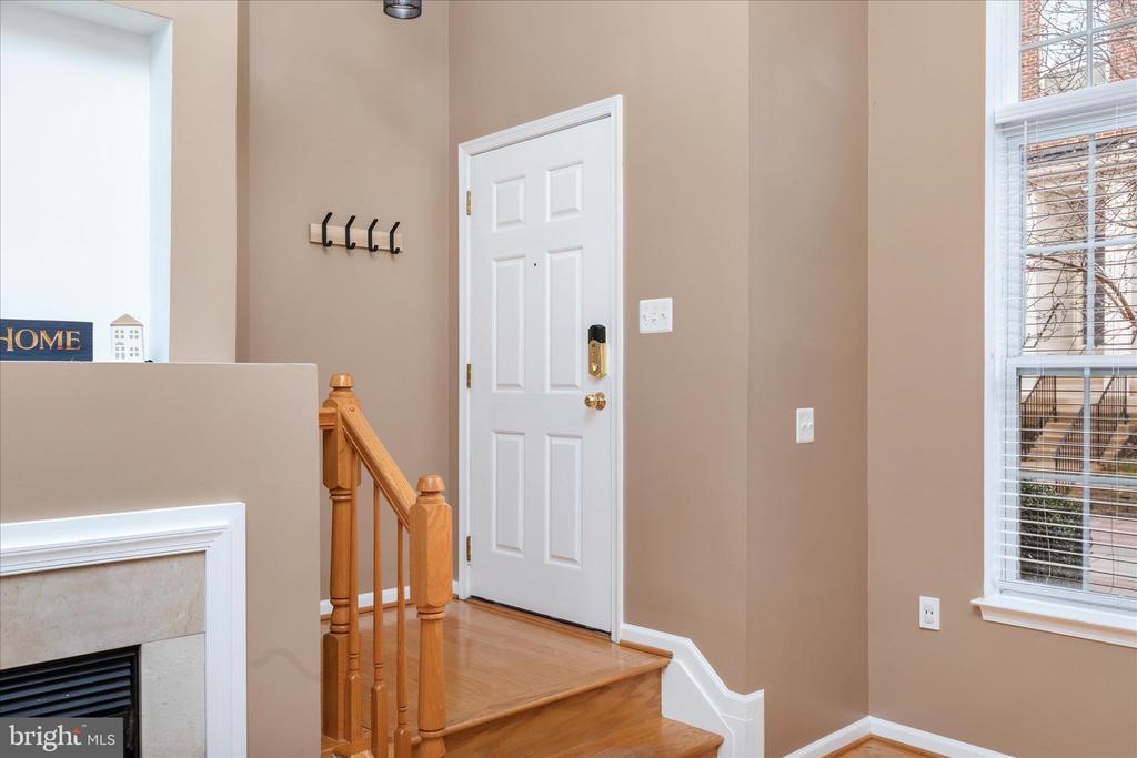 15246 ROSEMONT MANOR DRIVE
