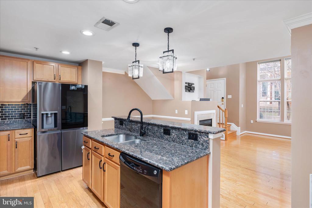 15246 ROSEMONT MANOR DRIVE