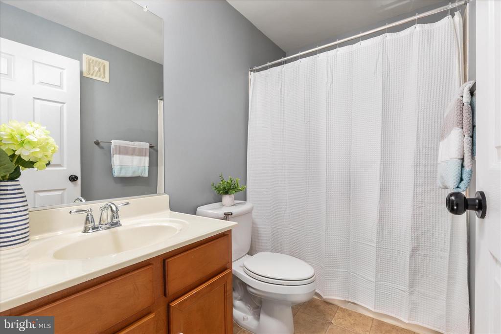 15246 ROSEMONT MANOR DRIVE