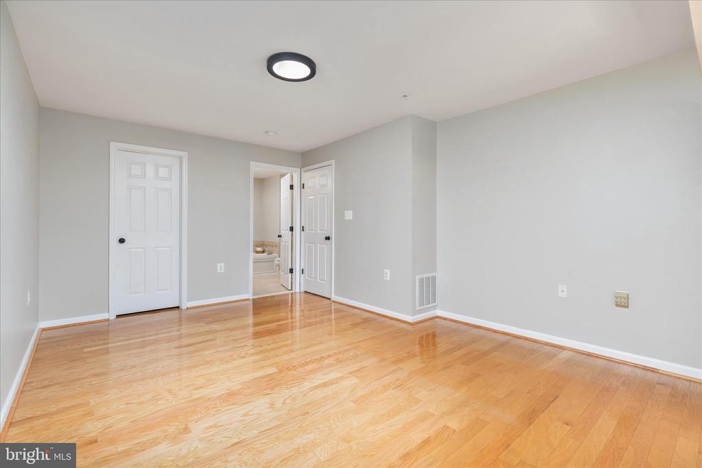 15246 ROSEMONT MANOR DRIVE