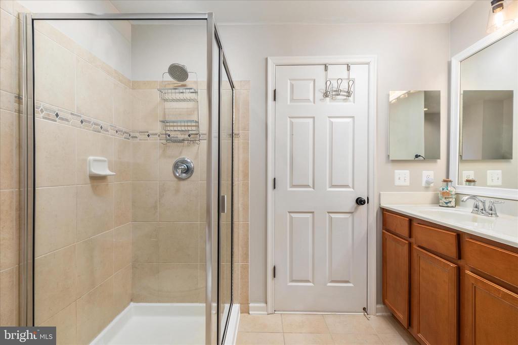 15246 ROSEMONT MANOR DRIVE