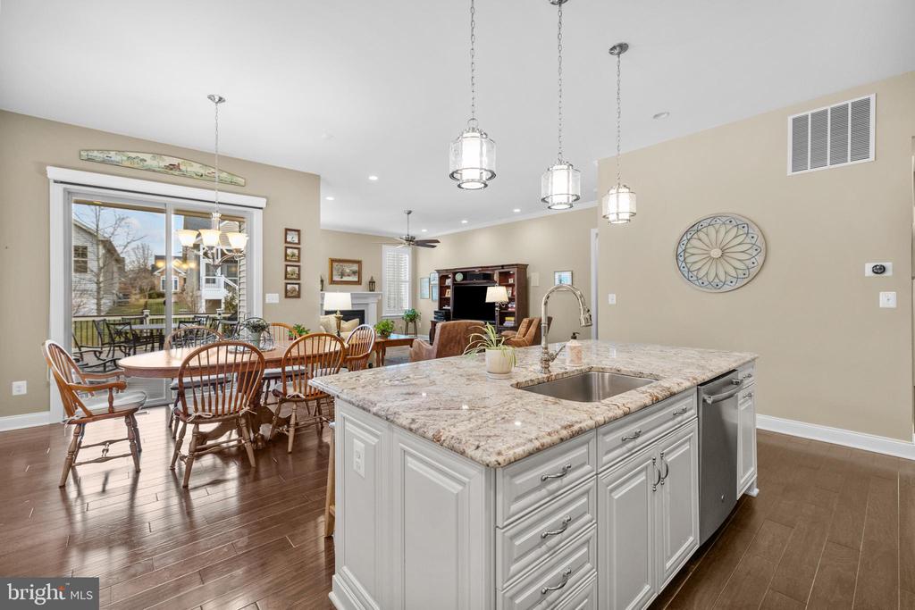 6061 TROTTERS POINT LANE
