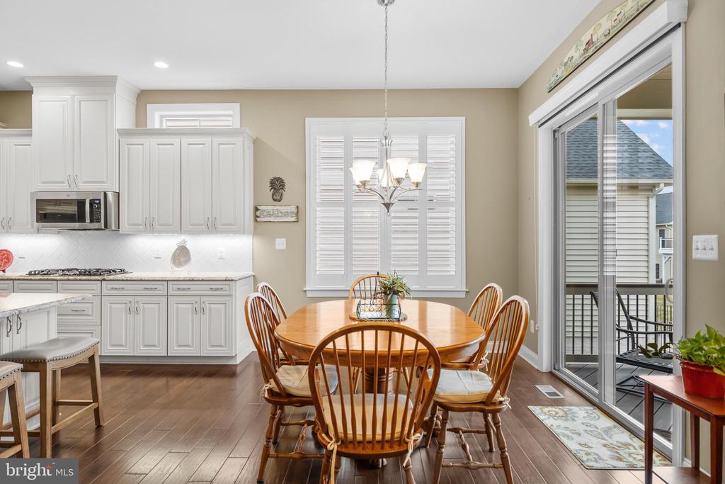 6061 TROTTERS POINT LANE