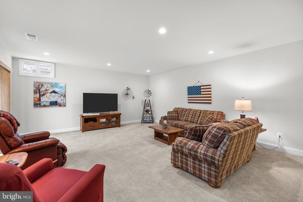 6061 TROTTERS POINT LANE