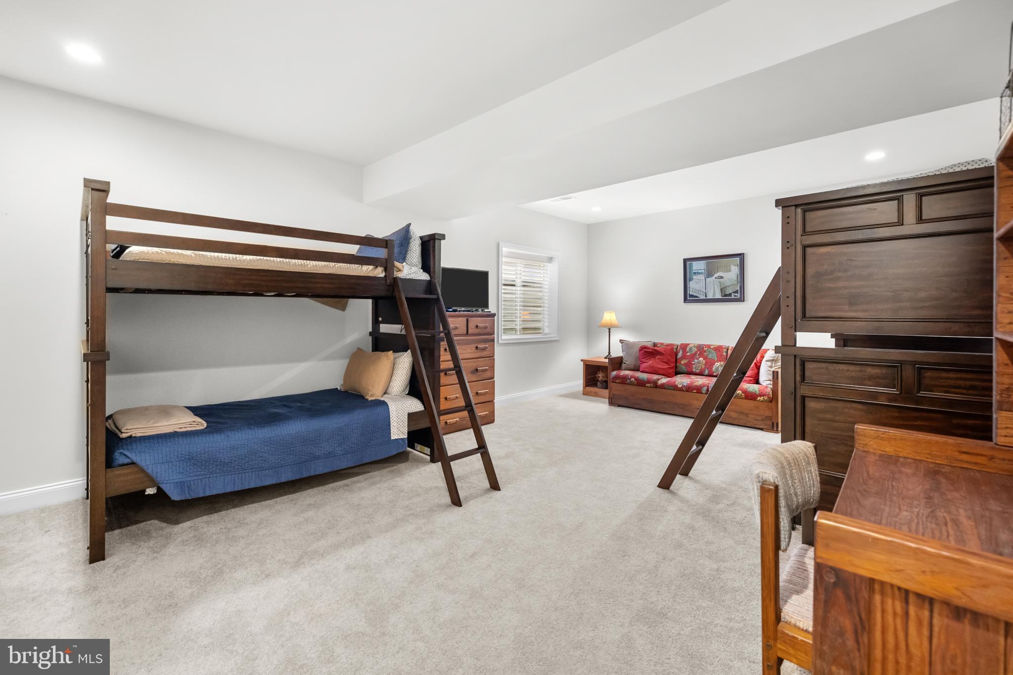 6061 TROTTERS POINT LANE