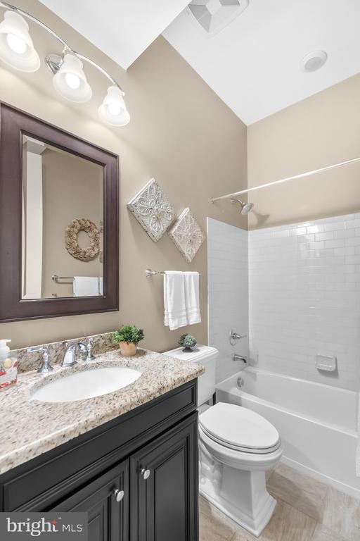 6061 TROTTERS POINT LANE