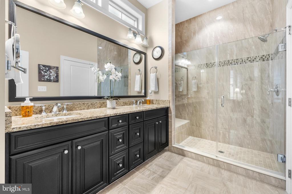6061 TROTTERS POINT LANE