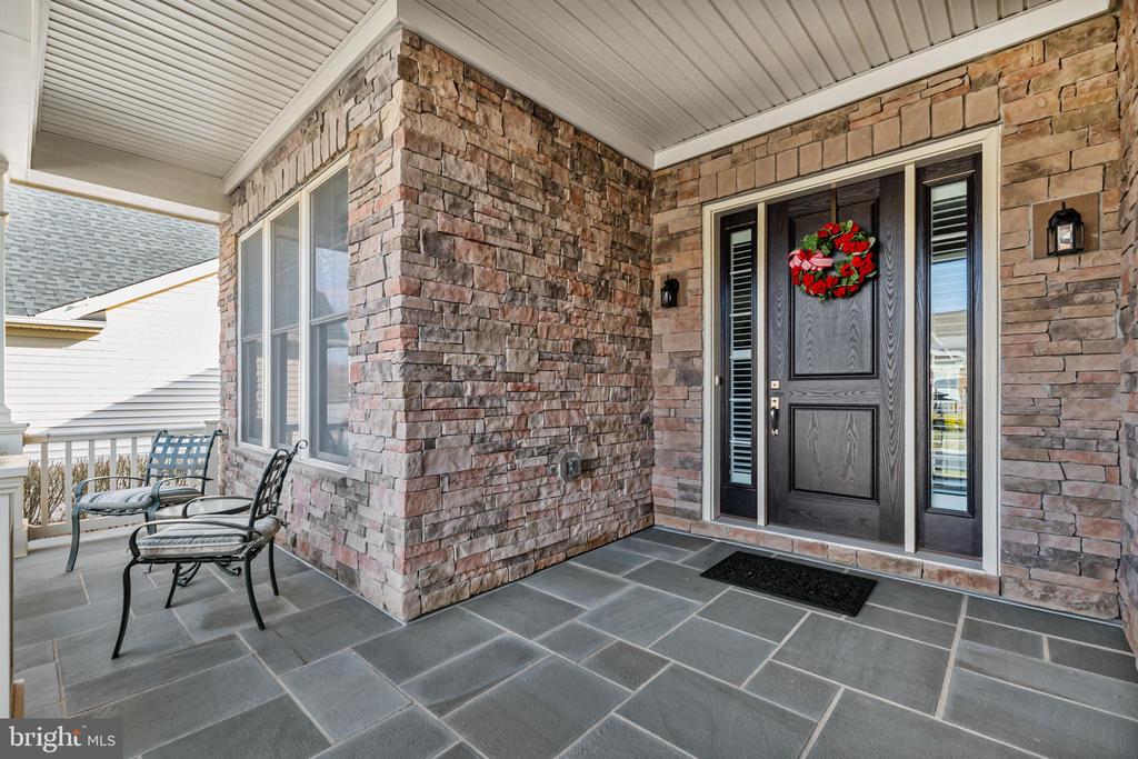 6061 TROTTERS POINT LANE