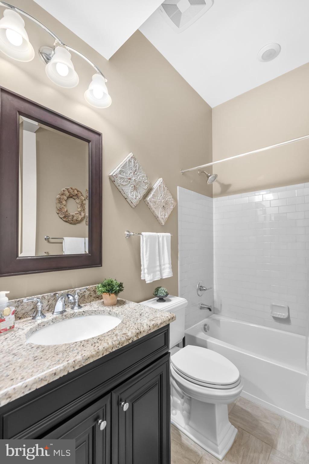 6061 TROTTERS POINT LANE