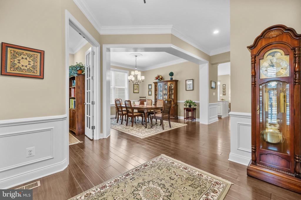 6061 TROTTERS POINT LANE