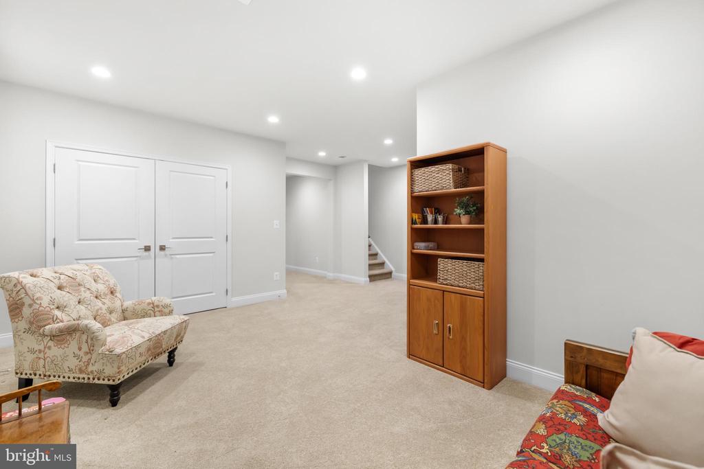 6061 TROTTERS POINT LANE