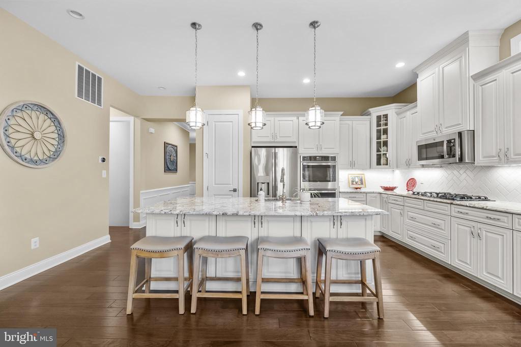 6061 TROTTERS POINT LANE