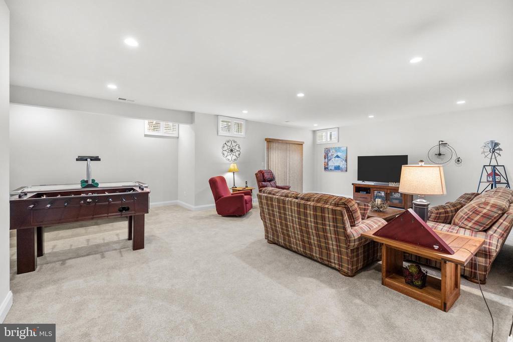 6061 TROTTERS POINT LANE