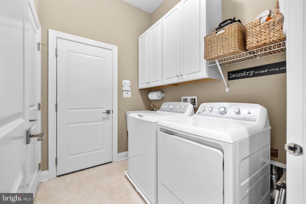 6061 TROTTERS POINT LANE