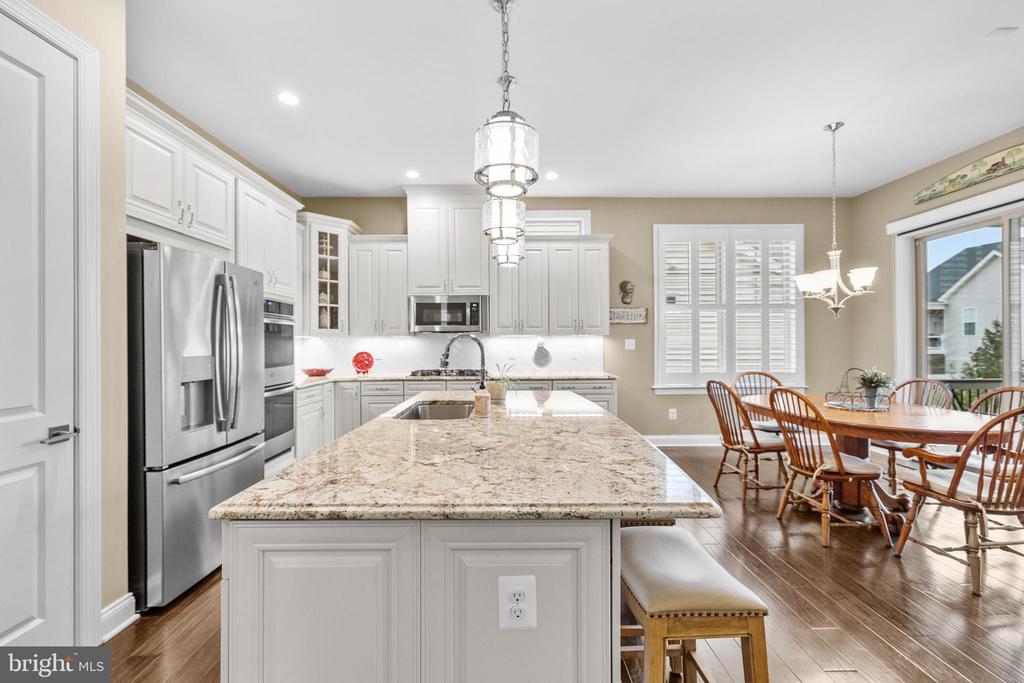 6061 TROTTERS POINT LANE