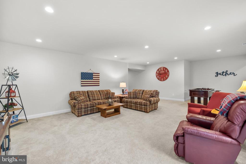 6061 TROTTERS POINT LANE