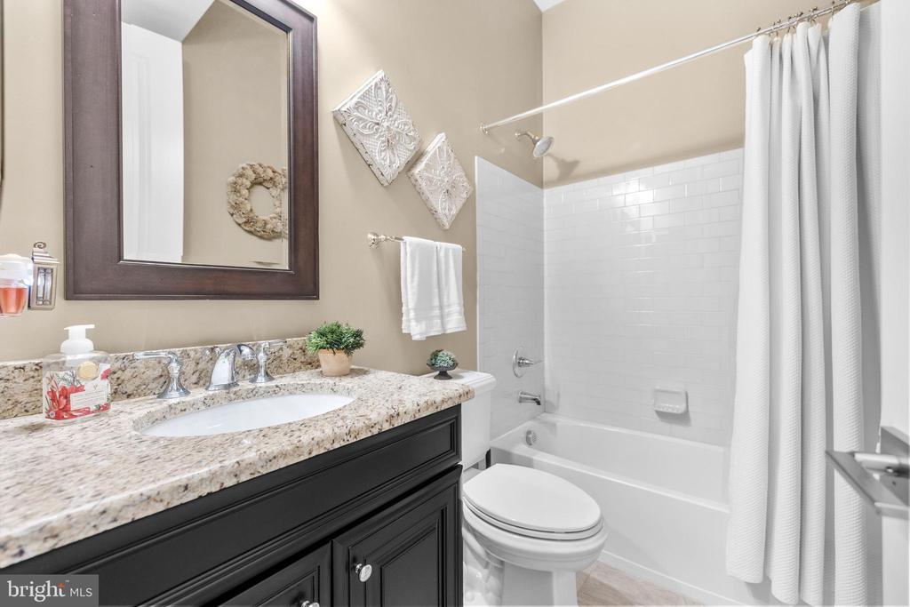 6061 TROTTERS POINT LANE