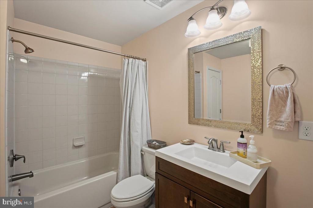 9141 AUTUMN GLORY LANE