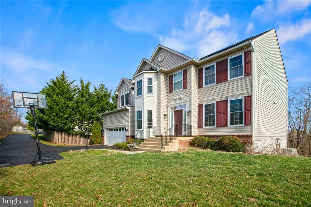 9141 AUTUMN GLORY LANE
