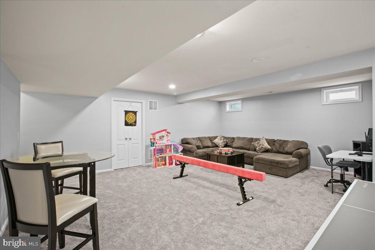 9141 AUTUMN GLORY LANE