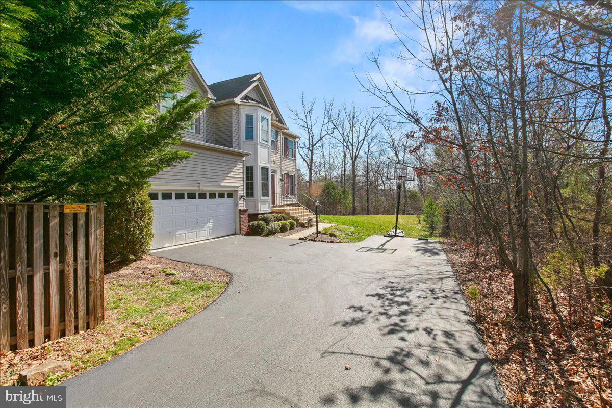 9141 AUTUMN GLORY LANE