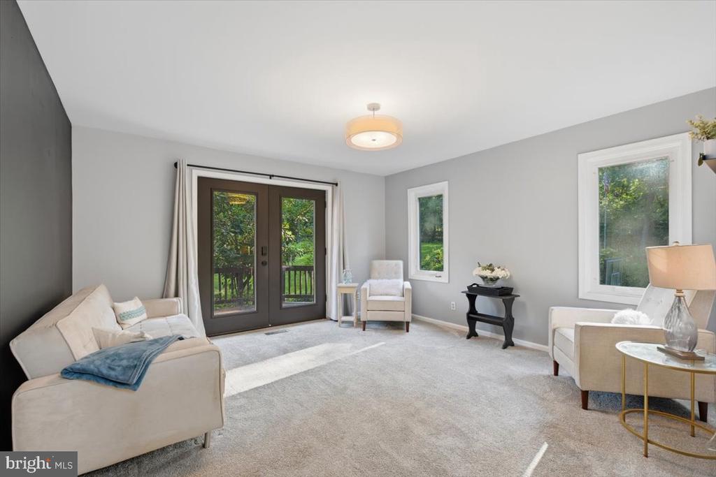 4366 STEPNEY DRIVE