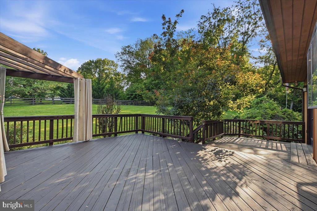 4366 STEPNEY DRIVE