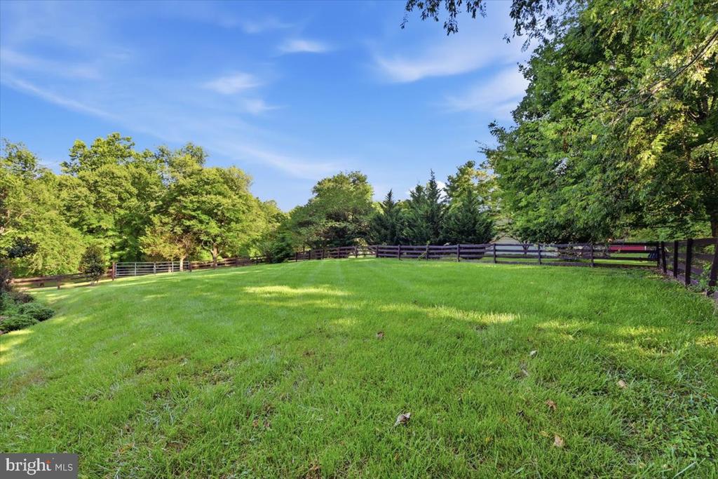 4366 STEPNEY DRIVE