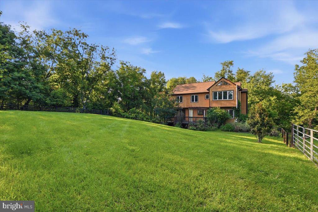 4366 STEPNEY DRIVE