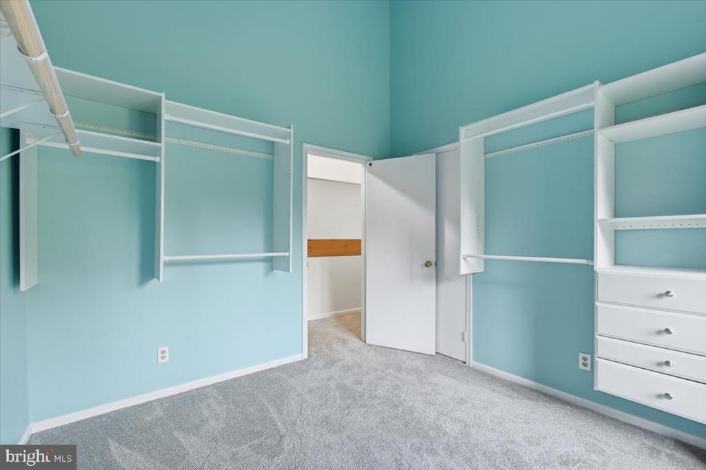 4366 STEPNEY DRIVE