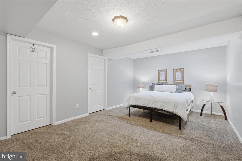 4366 STEPNEY DRIVE