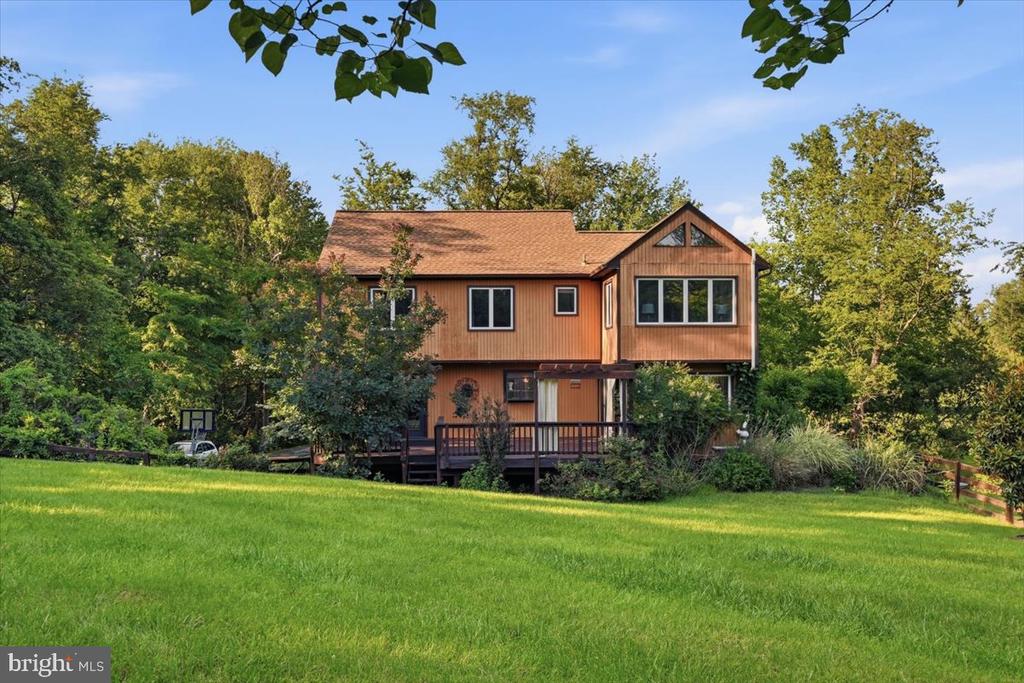 4366 STEPNEY DRIVE