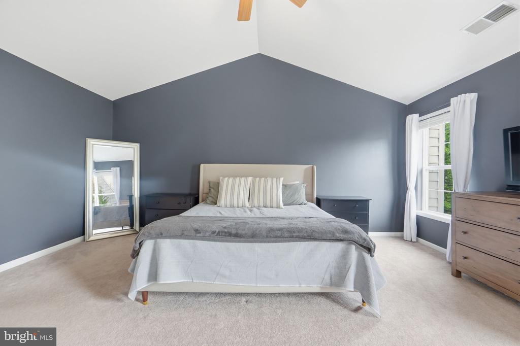 14222 LEGEND GLEN COURT