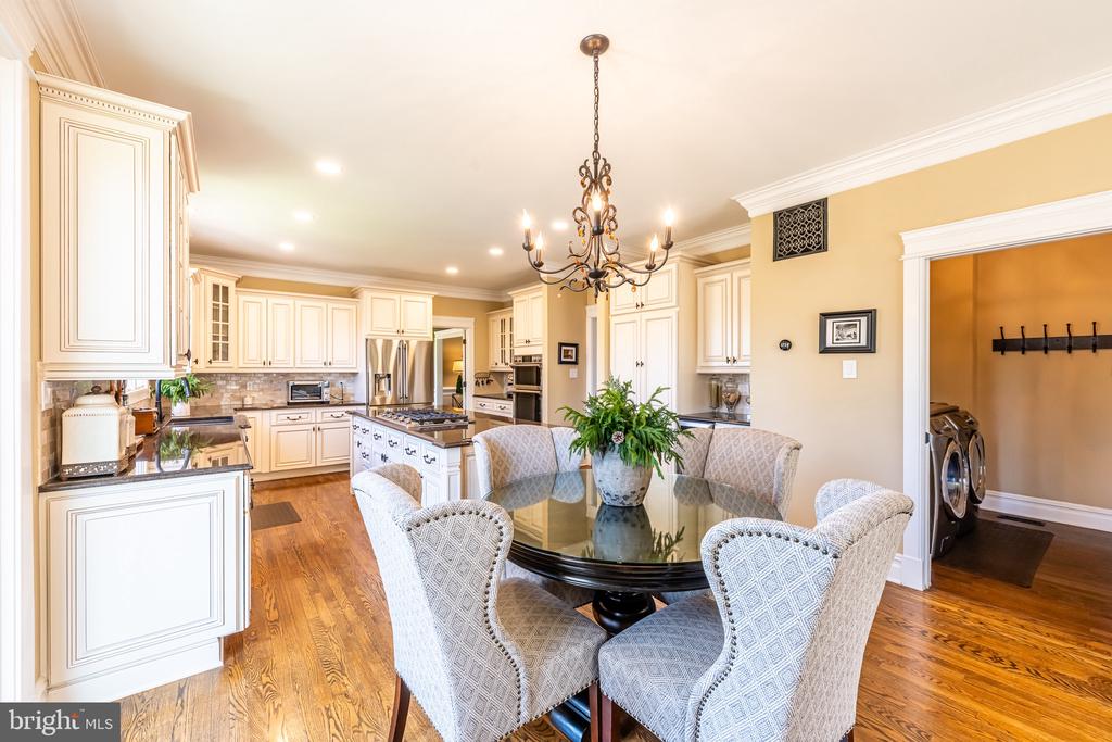 8125 CROOKED OAKS COURT