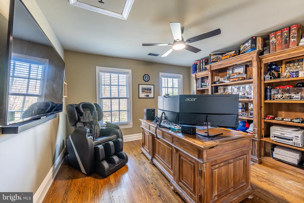 8125 CROOKED OAKS COURT