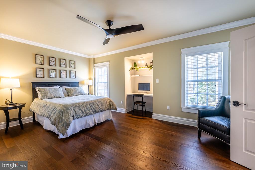 8125 CROOKED OAKS COURT