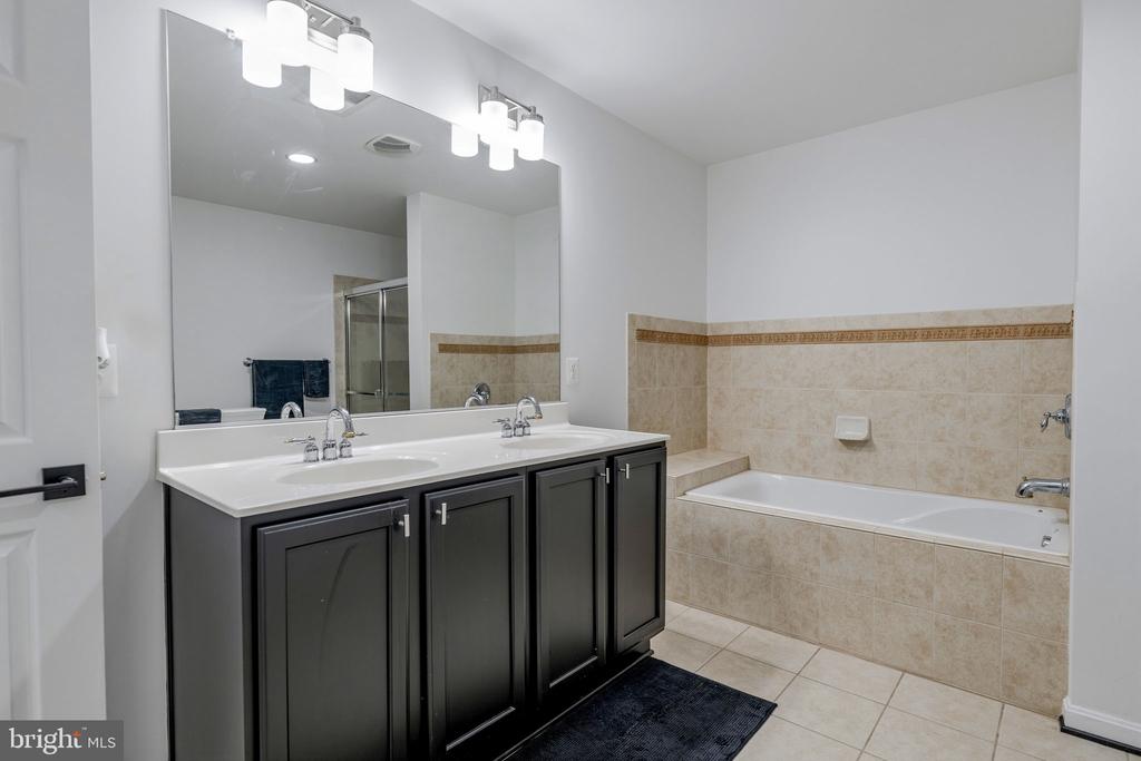 16821 NUTTAL OAK PLACE Unit: 4