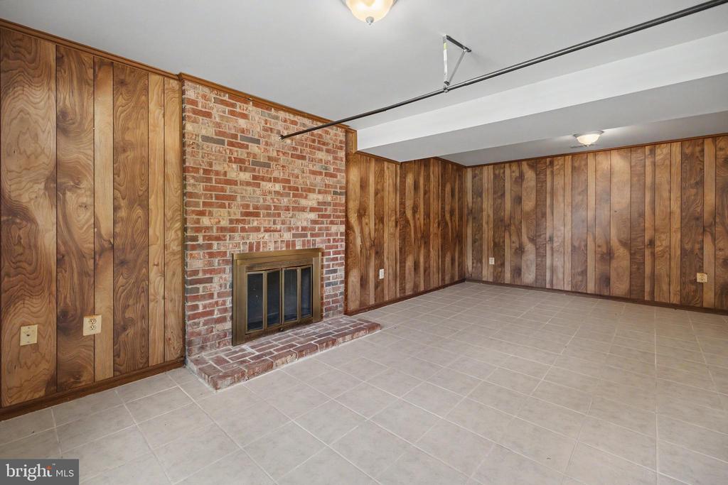 14356 SHAW COURT