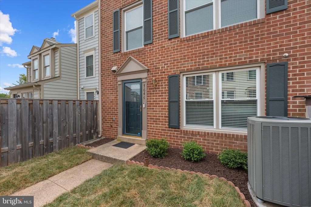 7644 JORDON HOLLOW COURT