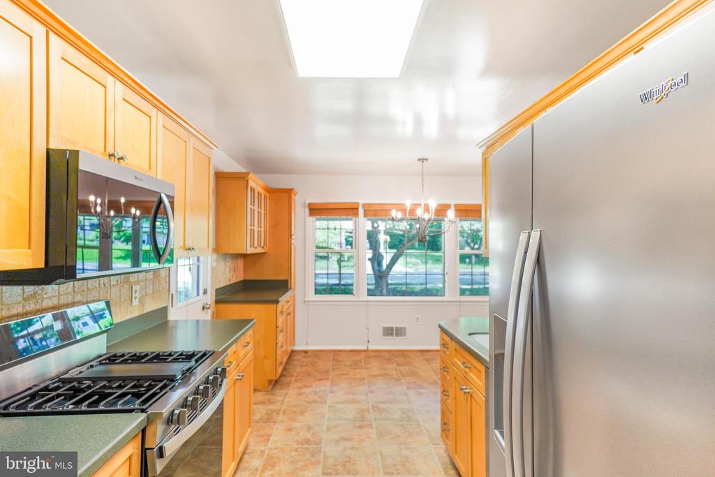 12204 HARBOR DRIVE