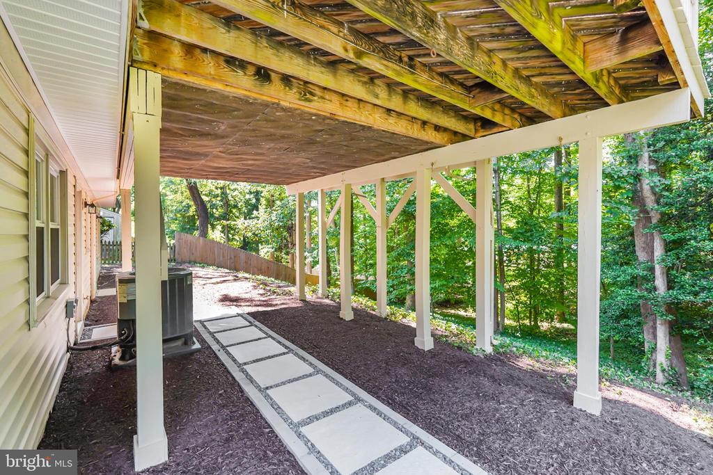12204 HARBOR DRIVE