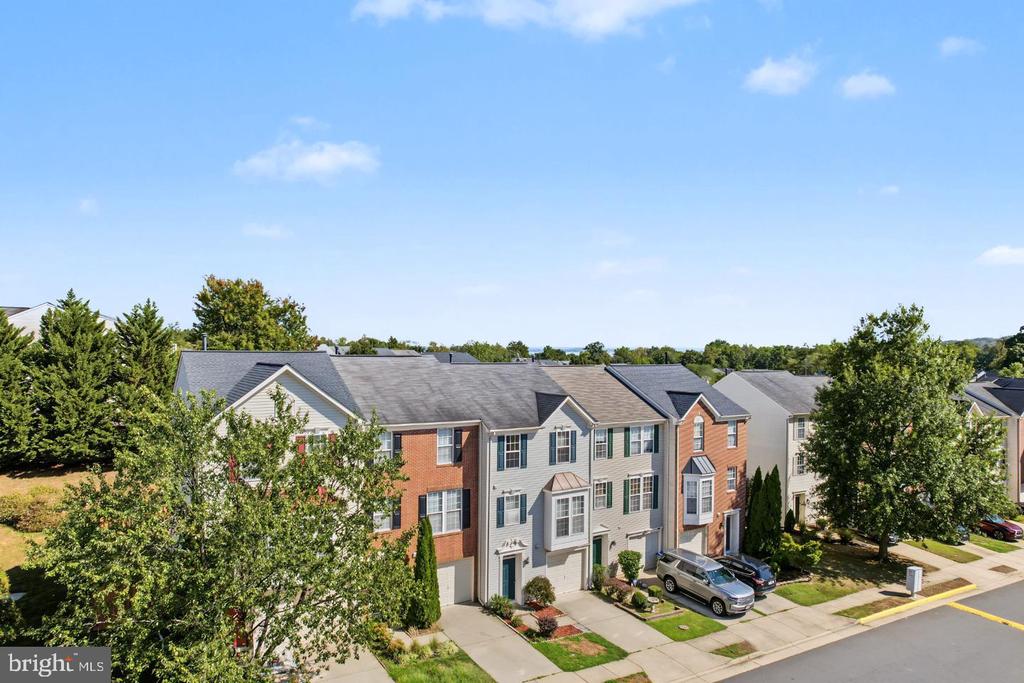1455 FAWN HOLLOW LANE