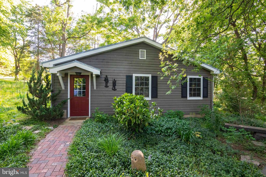 303 Orchard Dr