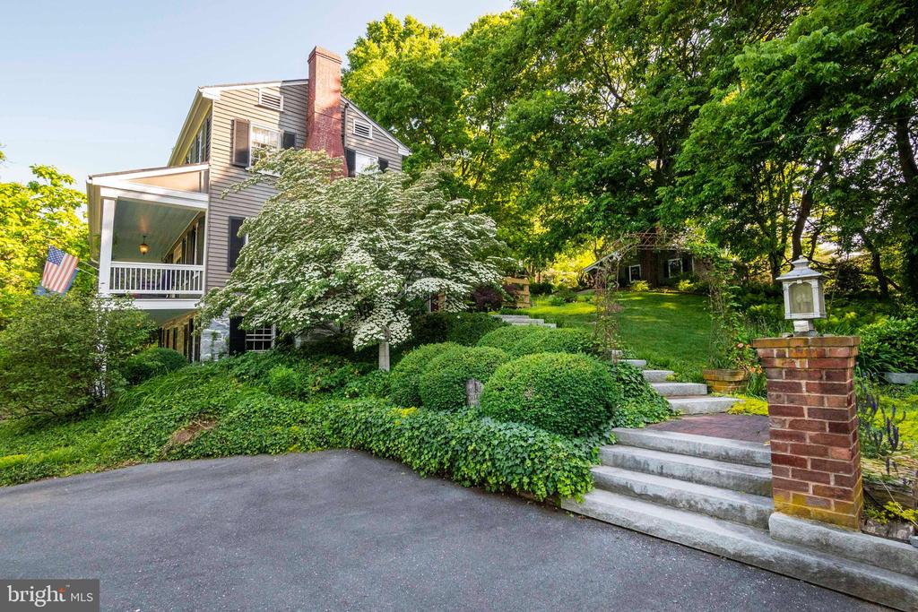 303 Orchard Dr