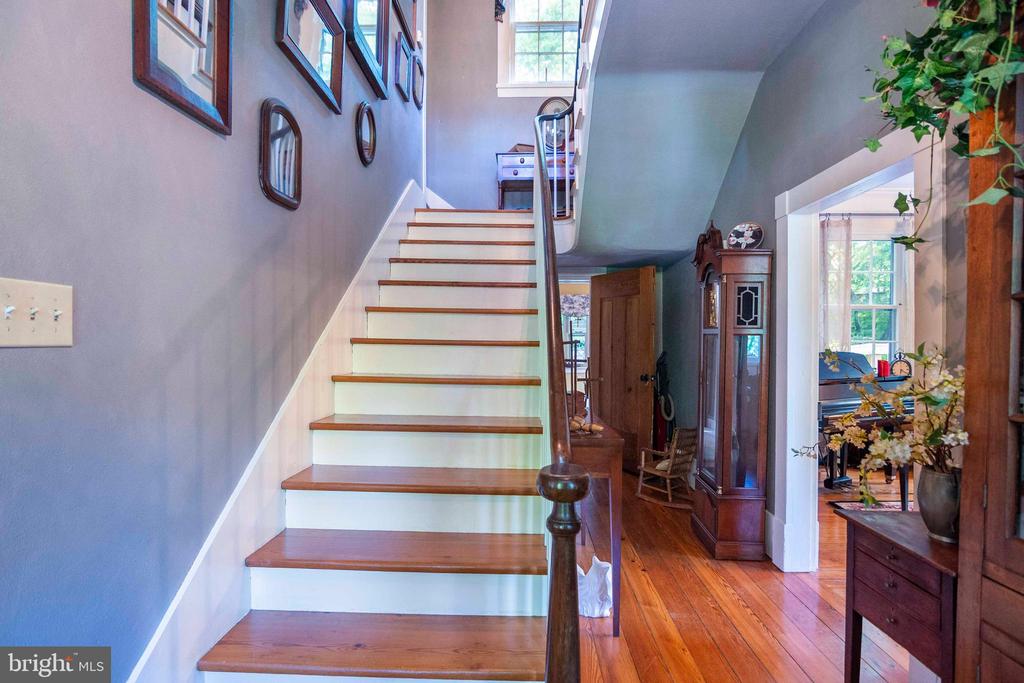 303 Orchard Dr