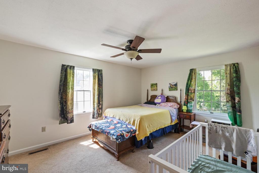 421 DICKERSON LANE