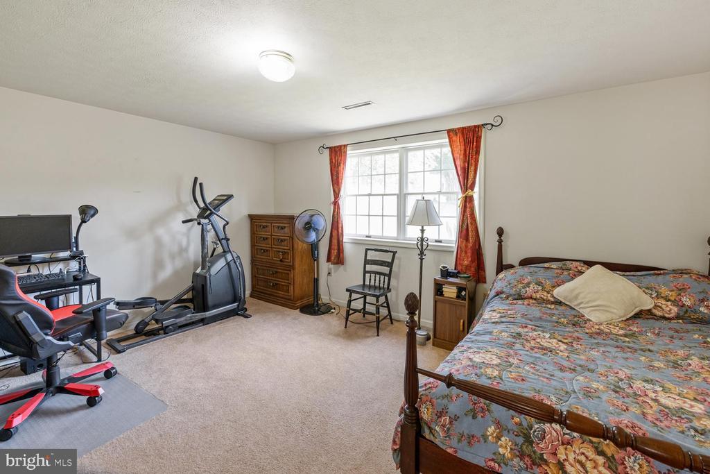 421 DICKERSON LANE
