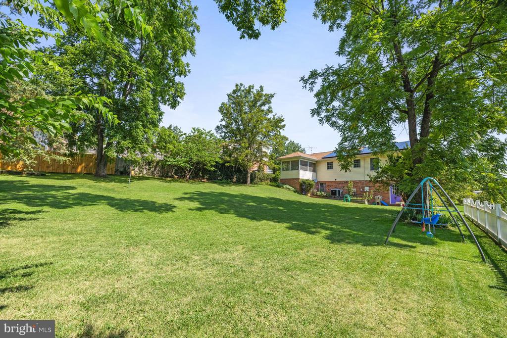 421 DICKERSON LANE