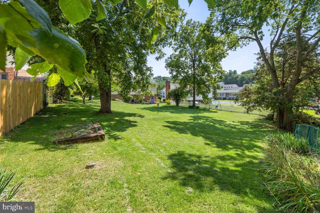 421 DICKERSON LANE