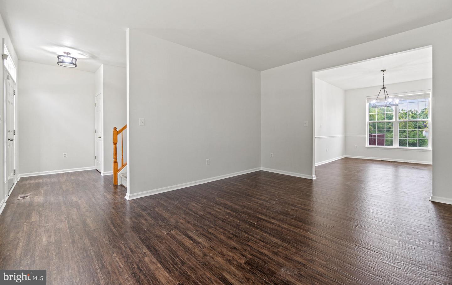 6921 Versaille Dr